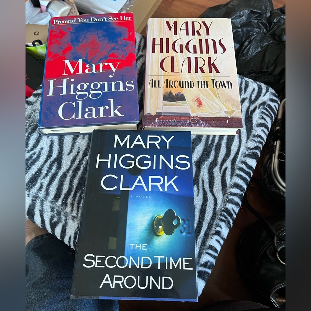 Mary Higgins Clark Lot of 3 Hardcover Books.  Great Condition!